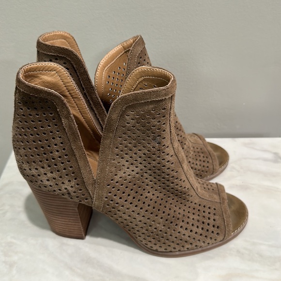 Lucky Brand Larise Open Toe Ankle Bootie Brown Slip On Suede Cut Out Size 10 - Picture 4 of 10